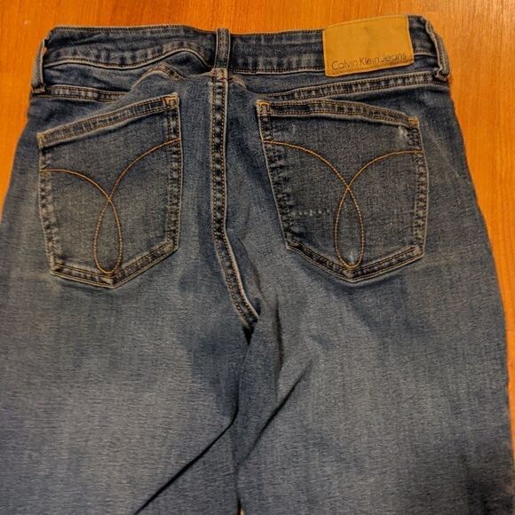CALVIN Klein jeans misses size 2 inseam 30 distressed knees stretch 2 x 30 - Picture 6 of 11
